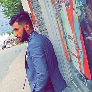 Meet your Posher, Altaf